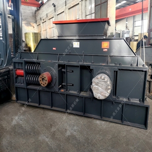 2PG1510直連式大型對輥破碎機設備發往福建