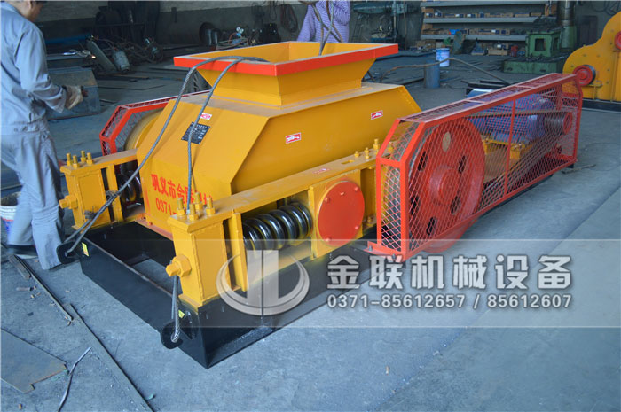 齒式破碎機是怎樣調(diào)整排料口大小的,型號有哪些?