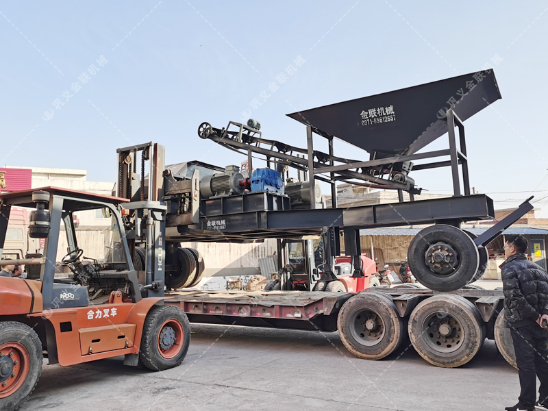 2PG1200x800大型移動(dòng)式對輥破碎機(jī)發(fā)貨 破碎石灰石