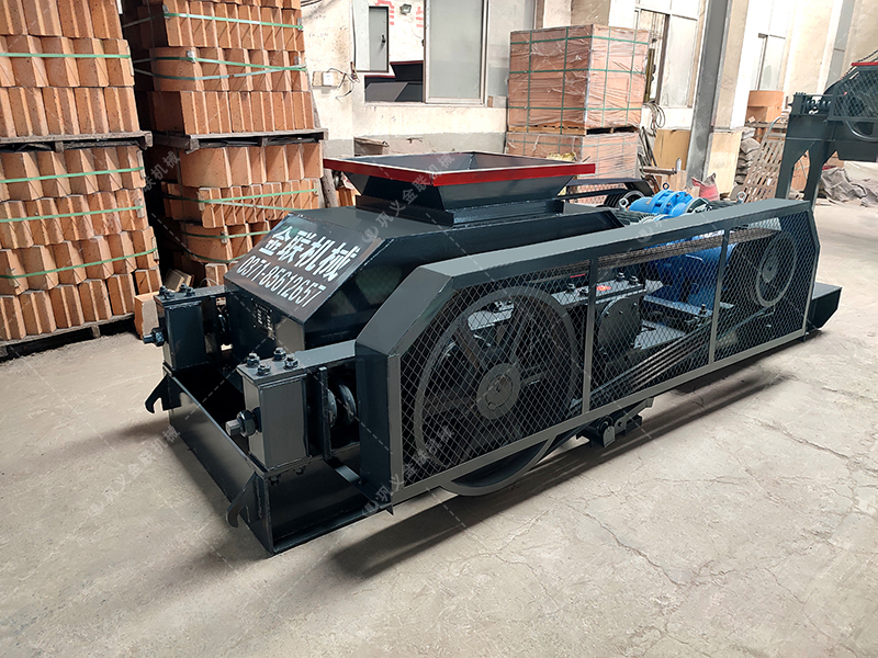 2PG400x400對輥破碎機發貨圖片_發往福建泉州_破碎瓜子石