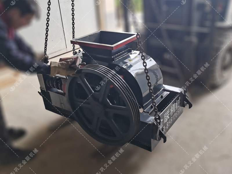 2PG400X250小型對輥破碎機發貨圖片_發往福建泉州_破碎石英砂