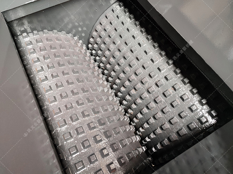 石膏破碎用什么設(shè)備？雙齒輥破碎機(jī)廠家哪家好？