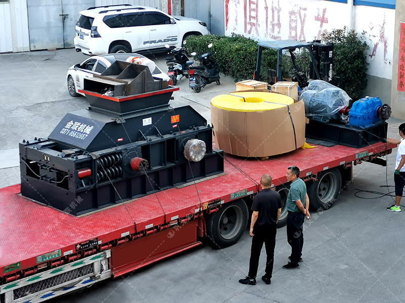 石灰石加工成石子和沙子，用對(duì)輥制砂機(jī)怎么樣？